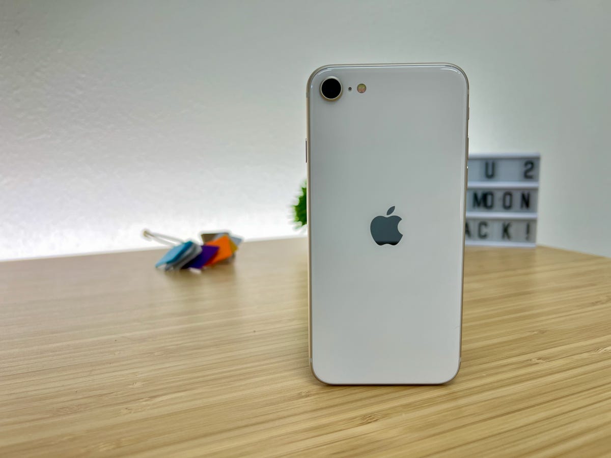 iphone-se-2022-2.jpg