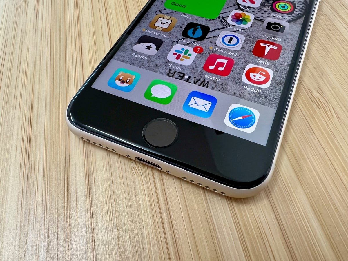 iphone-se-2022-3.jpg