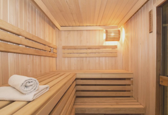 gyms with a steam room near me