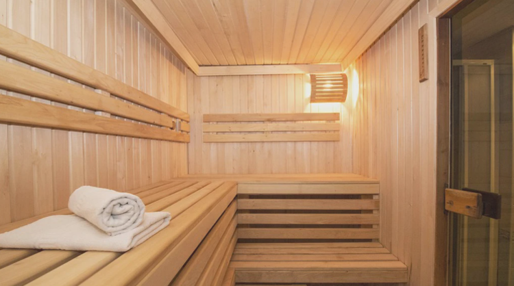 gyms with a steam room near me