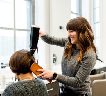 Services Does a Hair Salon Usually Provide