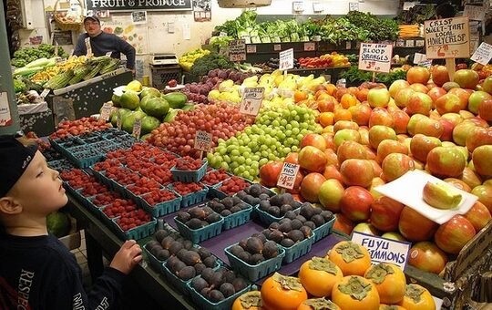 Fruit Delivery Vs. Store Picking