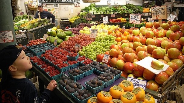 Fruit Delivery Vs. Store Picking