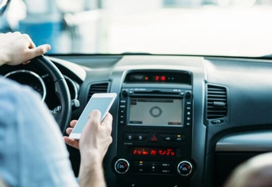 10 Important Things to Avoid While Driving in Dubai