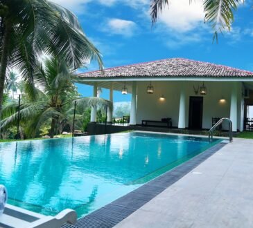 Benefit From a Professional Pool Cleaning Service