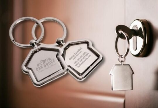 personalized-keychains-in-bulk_orig-640x426