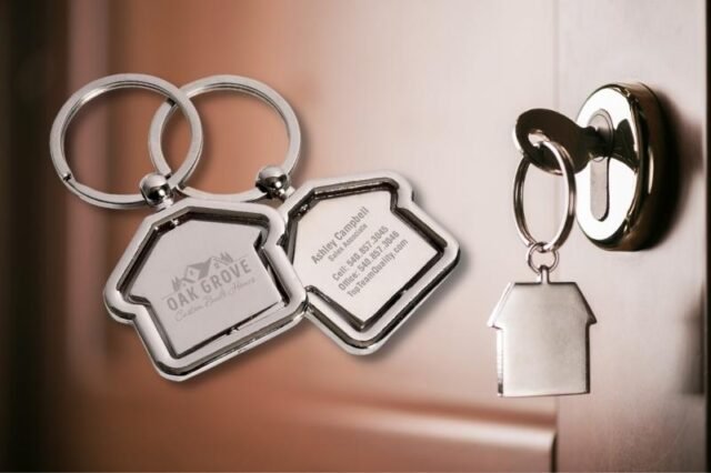 personalized-keychains-in-bulk_orig-640x426
