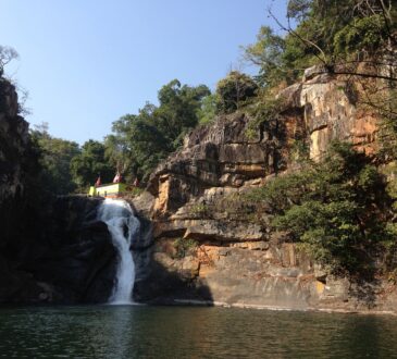 devkund waterfall