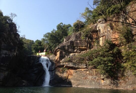 devkund waterfall