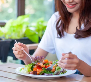 Here are the 5 best eating habits for a longer life