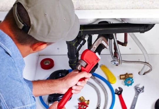 Should-You-Hire-A-Professional-Drain-Cleaning-Service-1