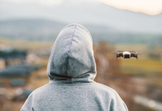 Hoodie Hacks: Mastering the Art of Style with Dos and Don'ts