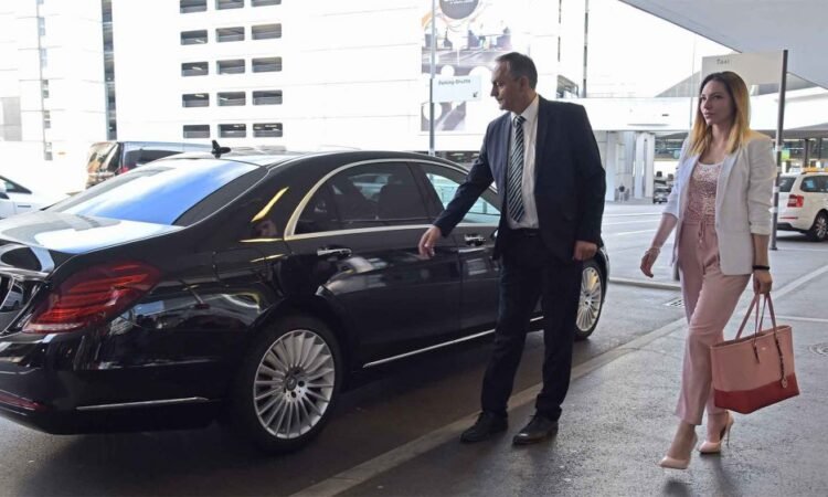 Arrive in Style: Make a Statement with Airport Limo Service