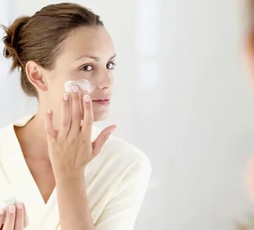 FORTIFYING MOISTURIZER WITH MORINGA