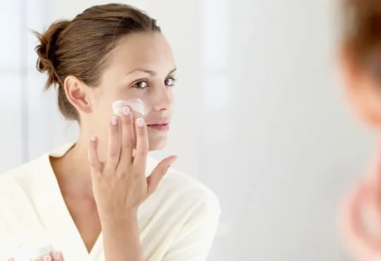 FORTIFYING MOISTURIZER WITH MORINGA