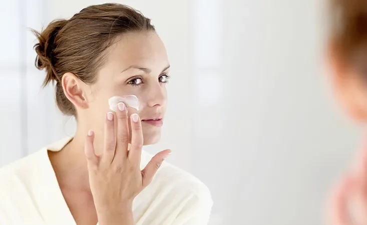 FORTIFYING MOISTURIZER WITH MORINGA