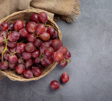 Many Health Benefits of Red Grapes