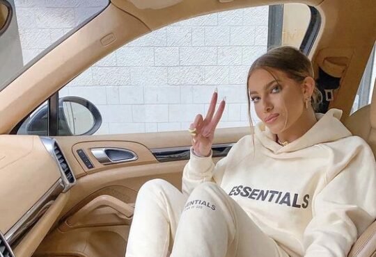 Essential Chic Discover the Perfect Hoodies for Every Occasion