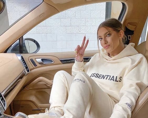 Essential Chic Discover the Perfect Hoodies for Every Occasion