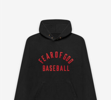Essentials Hoodie Women: Embracing Comfort and Style