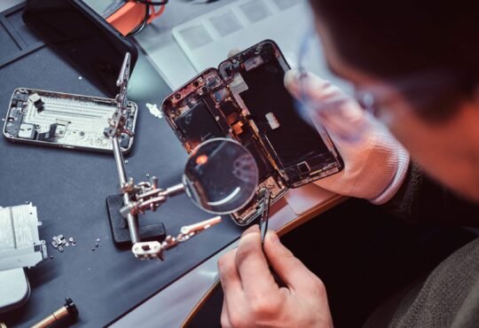 Phone Repair Cost Breakdown: What Factors Influence The Price?